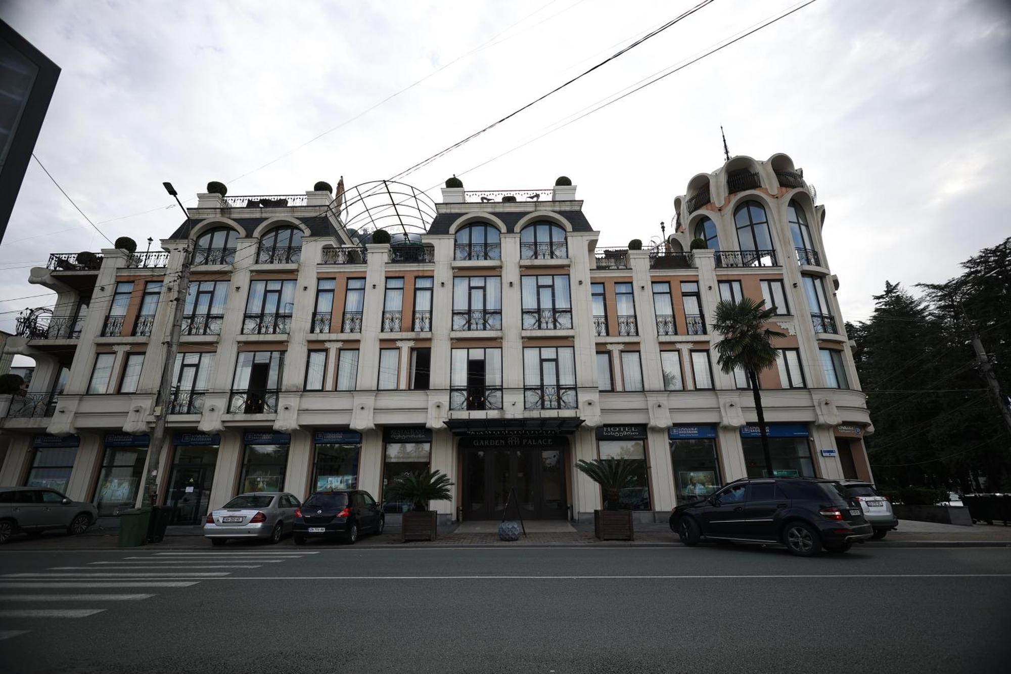 Garden Palace Zugdidi Exterior foto